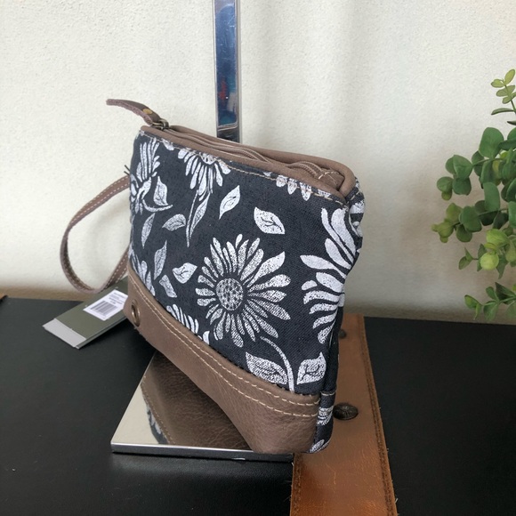 Myra bag sunflower pouch wristlet NWT - Picture 2 of 4